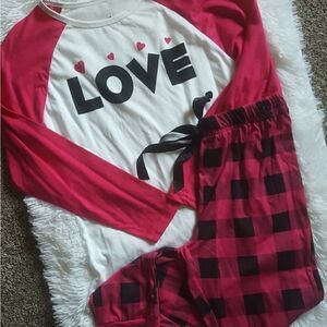Love Pajama‎ top and bottom set Size Medium  New without tags